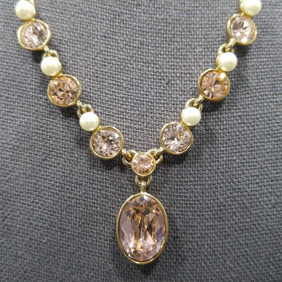 Givenchy Vintage Necklace – Gold Plated Pink Rhinestone & Faux Pearls, 1990s - Picture 3 of 10